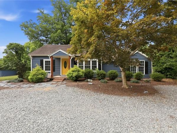 4157 Old Hillsborough Road , Mebane, NC 27302