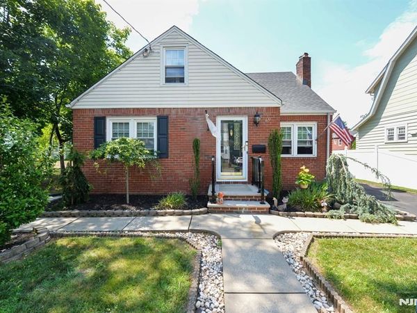 65 E Linden Avenue, DUMONT, NJ 07628