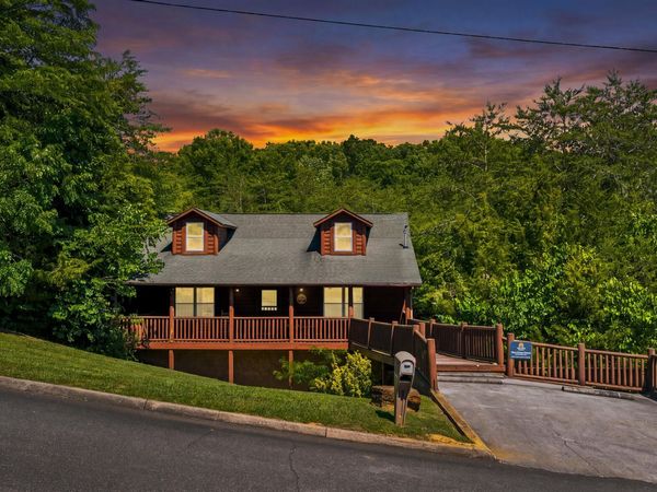 1960 Oakmont Drive, Sevierville, TN 37876