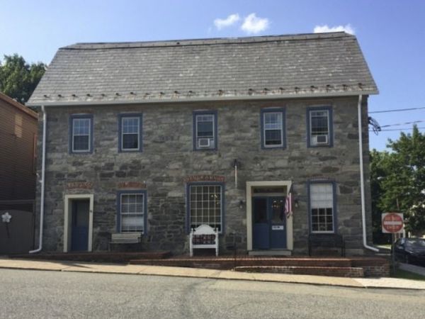 329 High St, Hope, NJ 07844