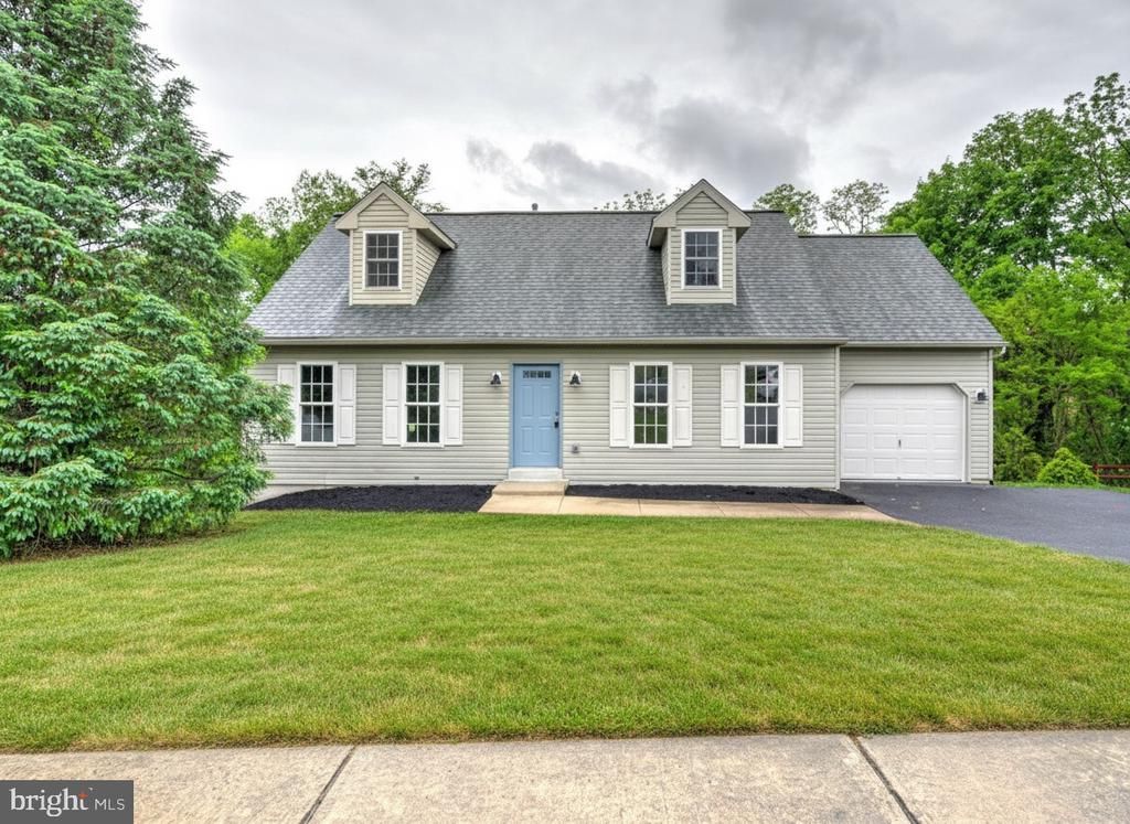 338 Dogwood Lane, Womelsdorf, PA 19567 Main Photo