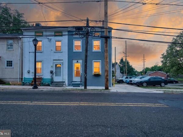 128 E HIGH STREET, PHOENIXVILLE, PA 19460