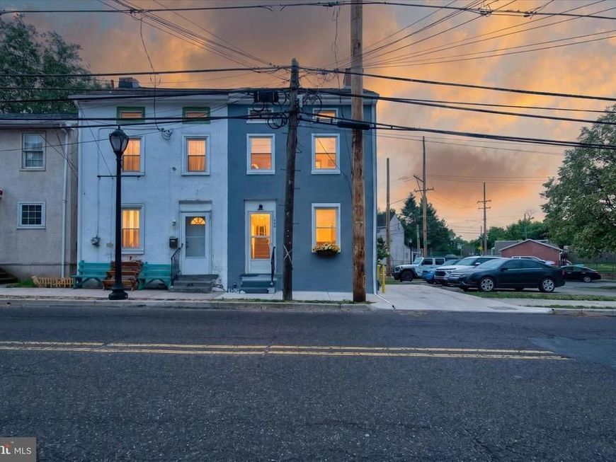 128 E High Street, Phoenixville, PA 19460 Main Photo