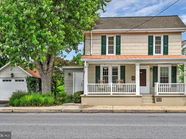 536 W HIGH STREET, MANHEIM, PA 17545