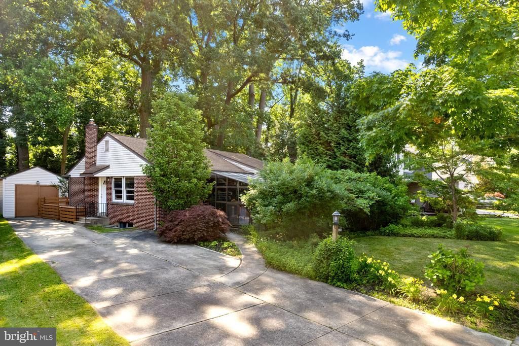 833 Longwood Drive, Haddonfield, NJ 08033 Main Photo