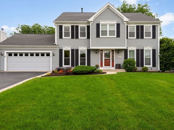 610 Fontana Place , Mundelein, IL 60060