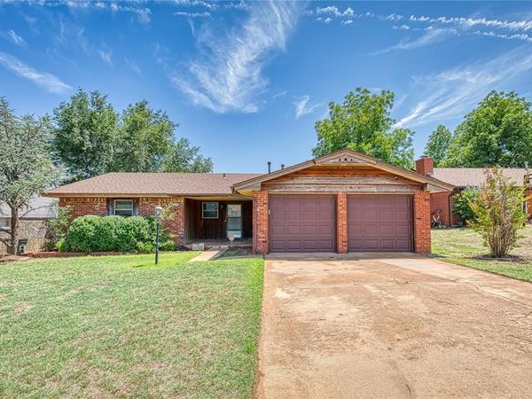 1312 Shelley Avenue, Clinton, OK 73601