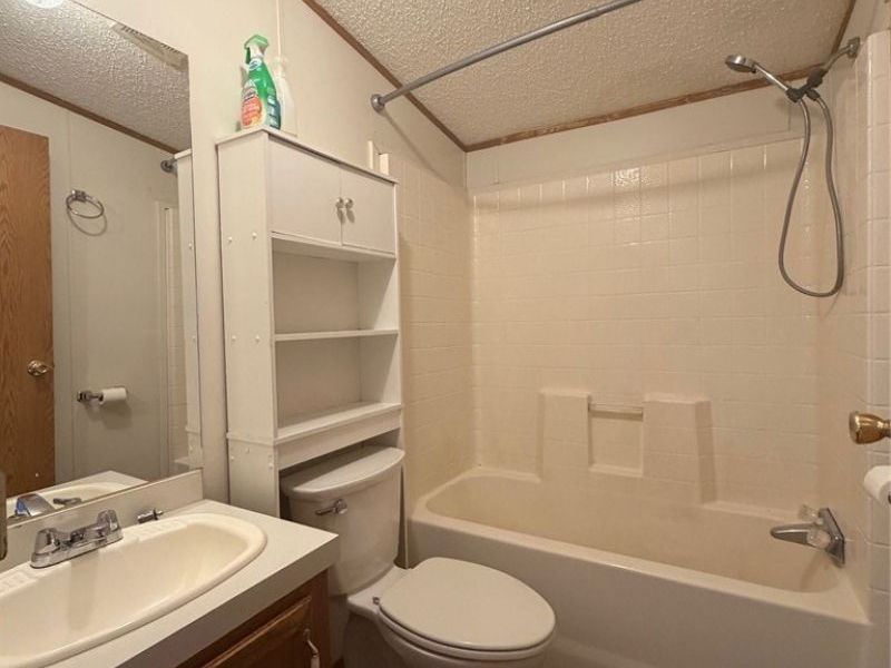 5411 N River Road W, Unit E11, Geneva, OH 44041 Photo 10