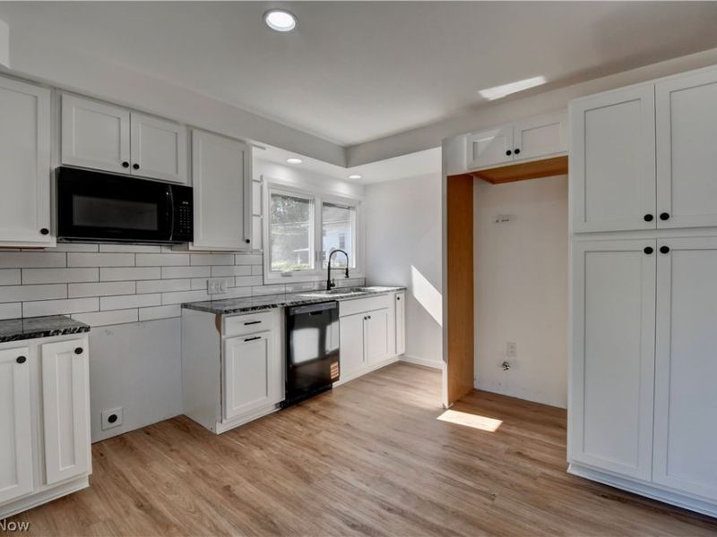 431 Cedar Lane, New Philadelphia, OH 44663 Photo 14