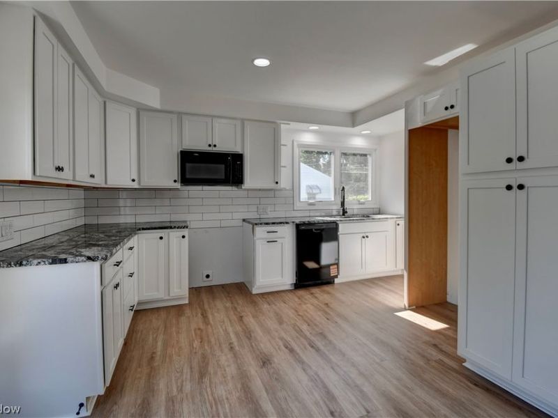 431 Cedar Lane, New Philadelphia, OH 44663 Photo 5