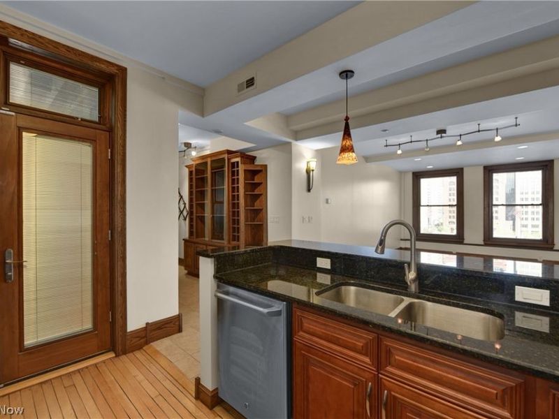 140 Public Square, Unit 403, Cleveland, OH 44114 Photo 13