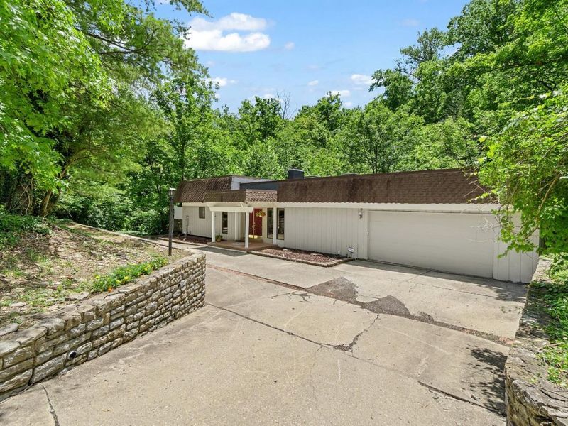 511 W Galbraith Road, Springfield Twp., OH 45215 Photo 2