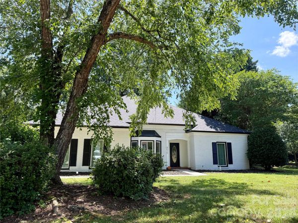 4015 Thistledown Court, Unit 8, Charlotte, NC 28269