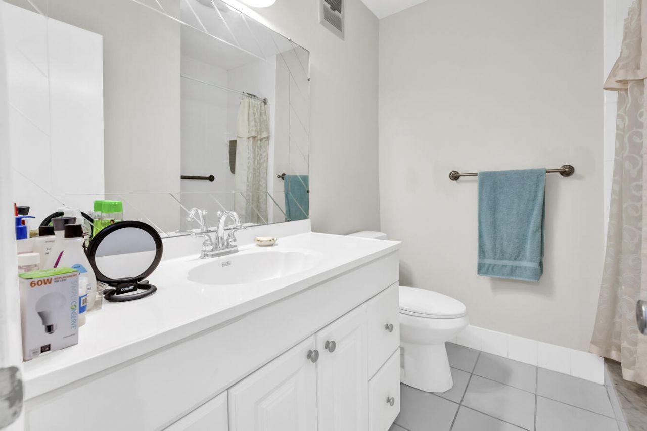 5300 Washington Street, Unit Apt D306, Hollywood, FL 33021 Photo