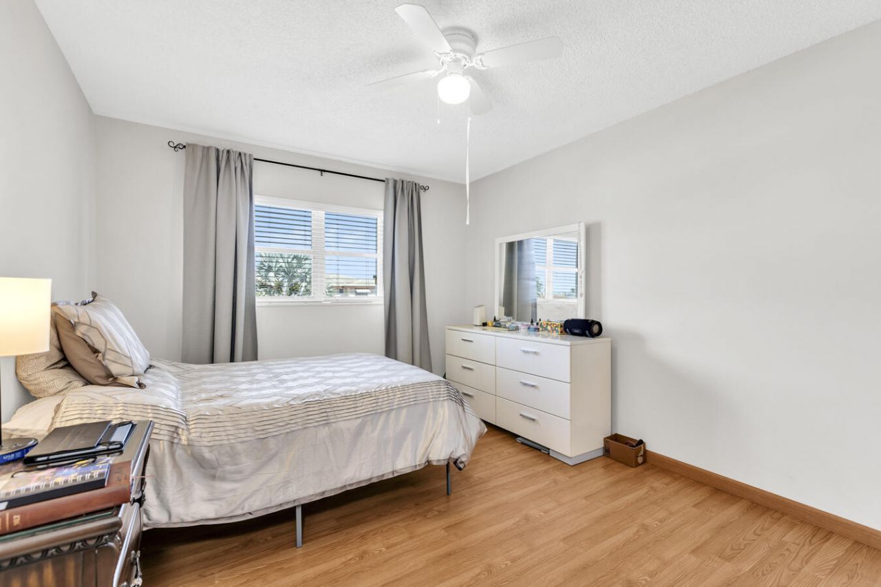 5300 Washington Street, Unit Apt D306, Hollywood, FL 33021 Photo
