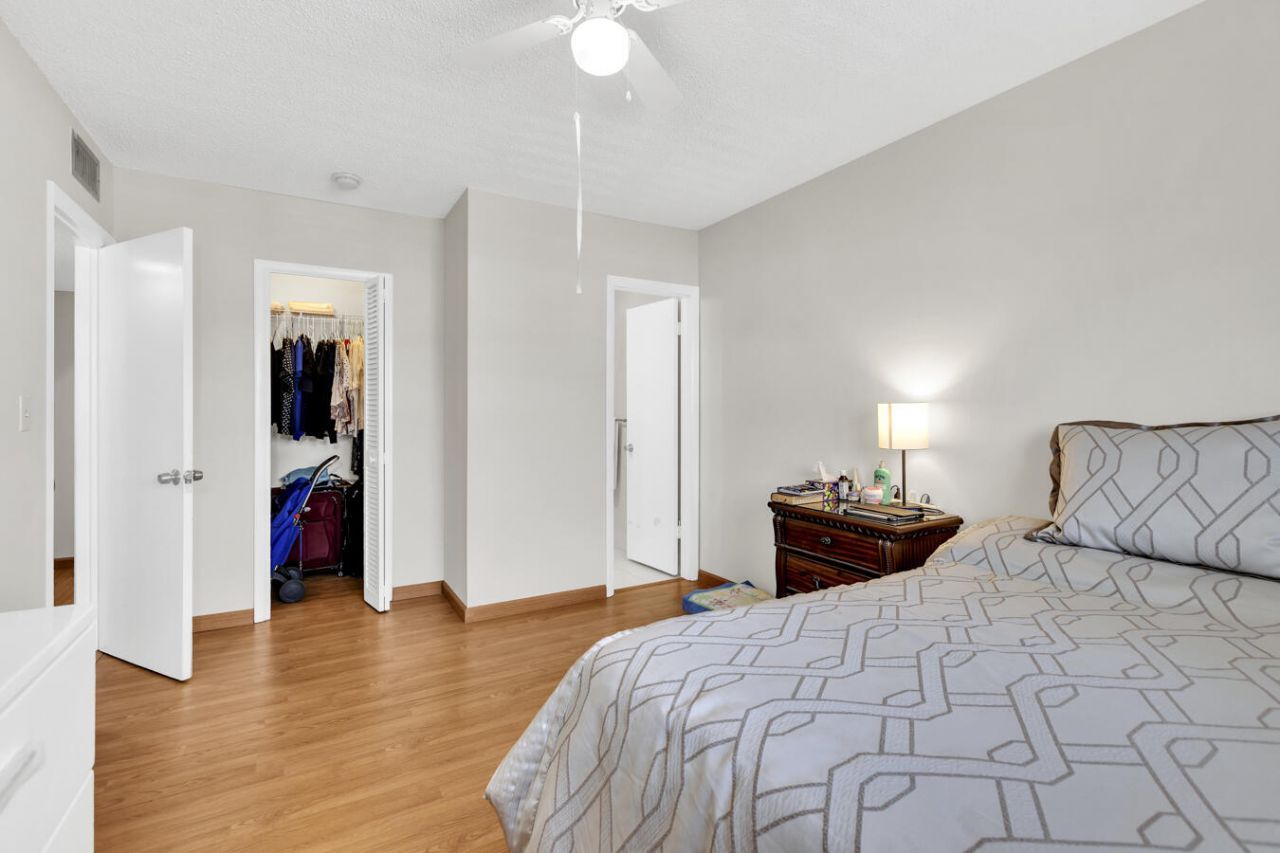 5300 Washington Street, Unit Apt D306, Hollywood, FL 33021 Photo