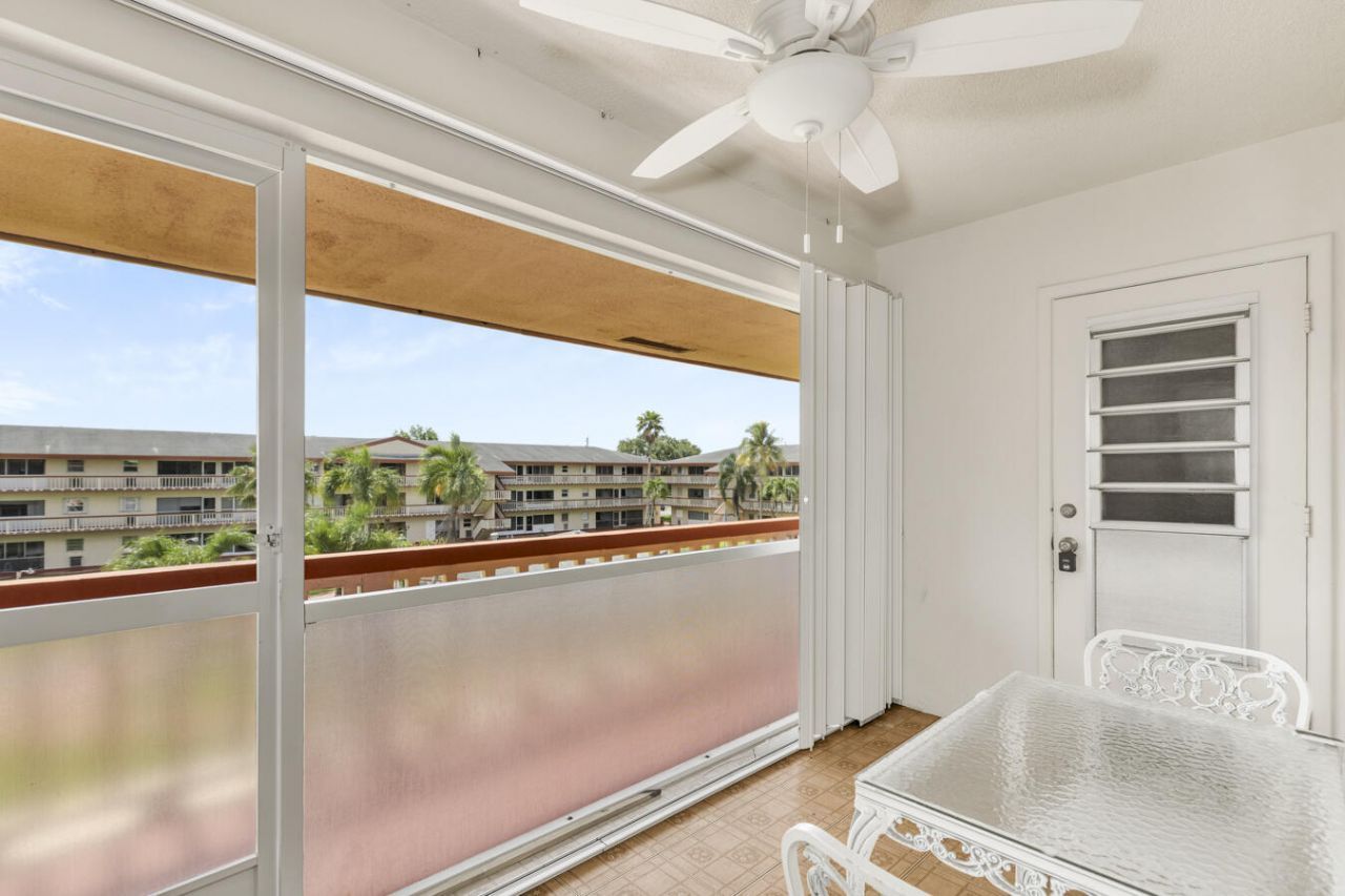 5300 Washington Street, Unit Apt D306, Hollywood, FL 33021 Photo