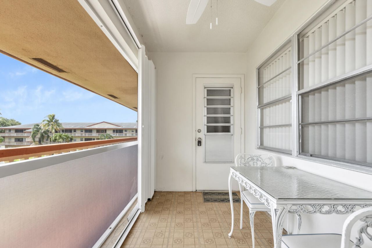5300 Washington Street, Unit Apt D306, Hollywood, FL 33021 Photo