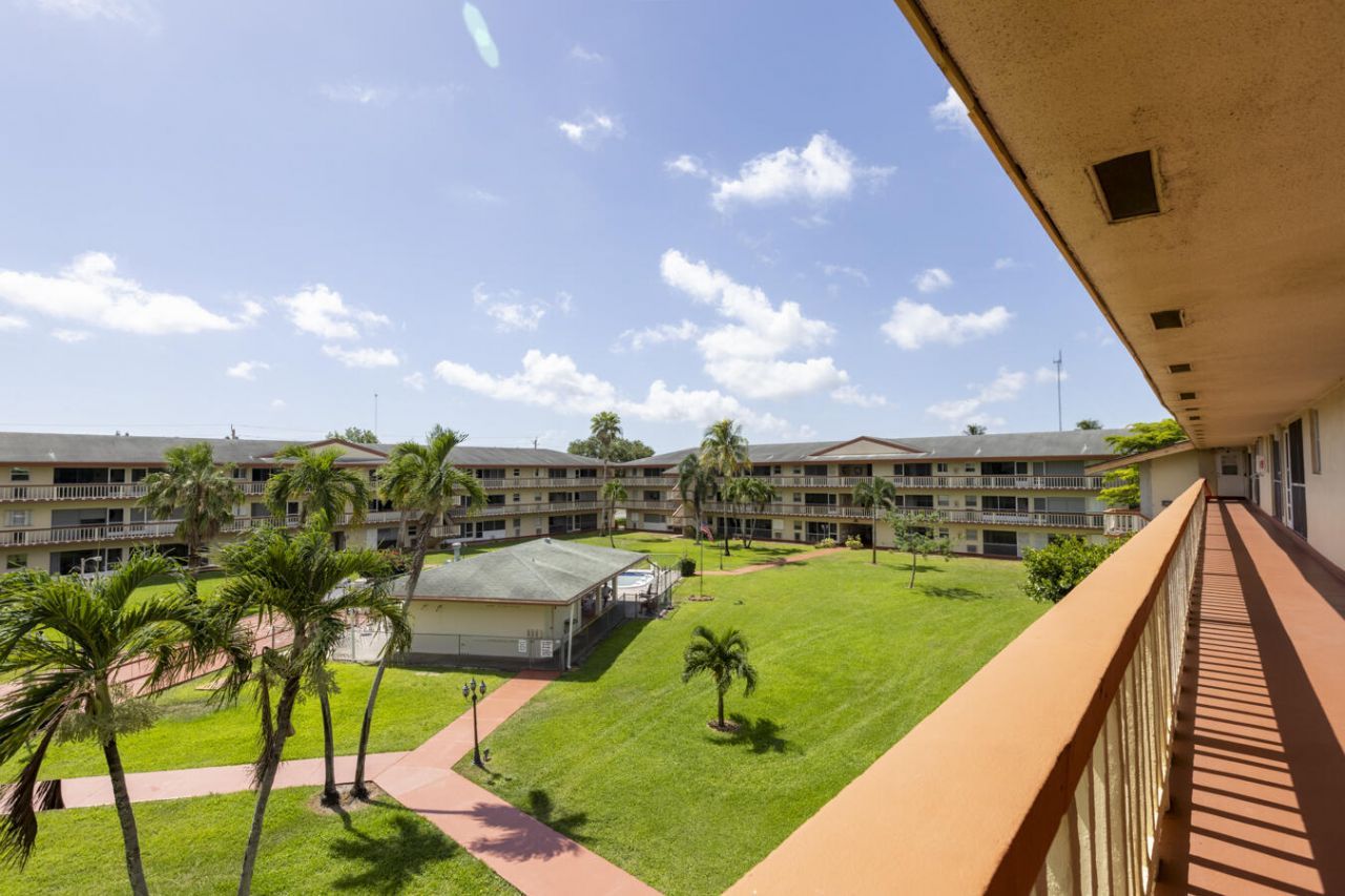 5300 Washington Street, Unit Apt D306, Hollywood, FL 33021 Photo
