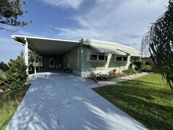 31 Grande Vista Way, Port St. Lucie, FL 34952