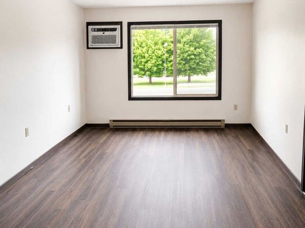808 Hills Avenue , Unit S208, Jackson, MN 56143