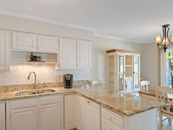 6140 Creek View Ridge, Minnetonka, MN 55345