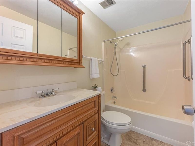 2106 Wellington Court, Fairborn, OH 45324 Photo 17