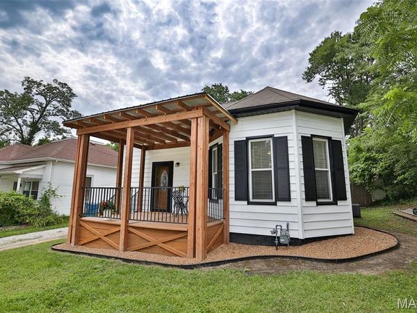 132 E High Street, Edwardsville, IL 62025