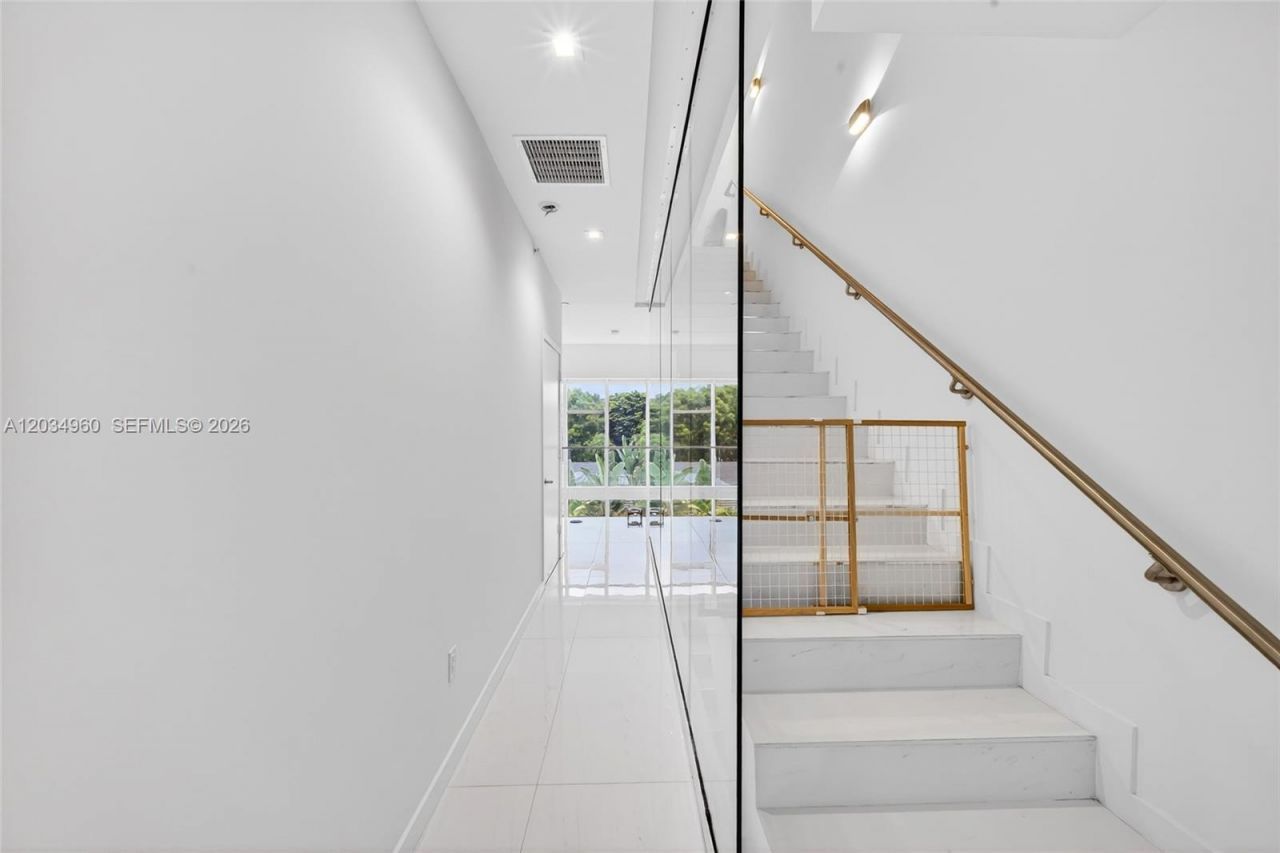 455 NE 39th , Unit 311, Miami, FL 33137 Photo