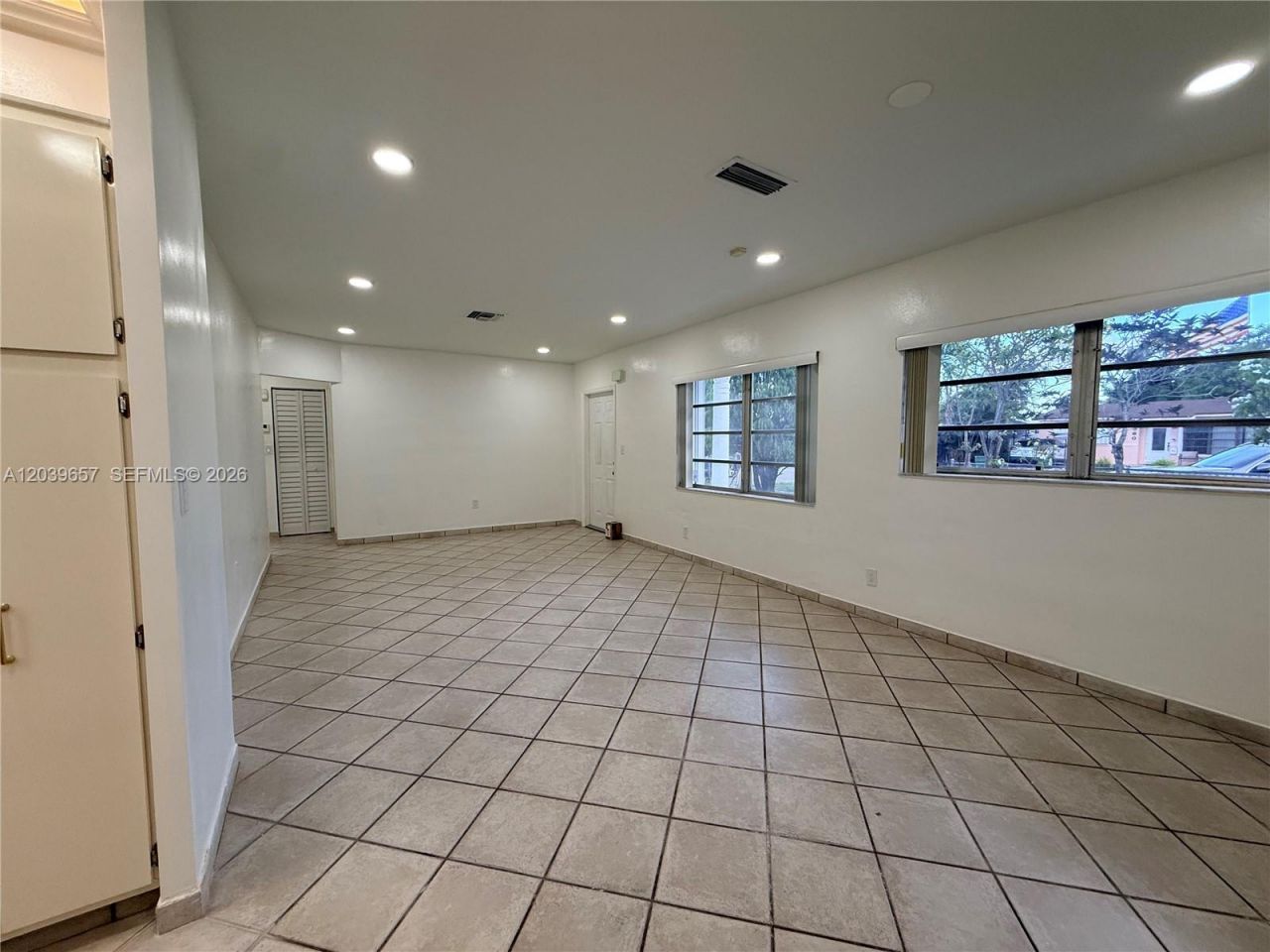 561 W 39th St , Unit n/a, Hialeah, FL 33012 Photo