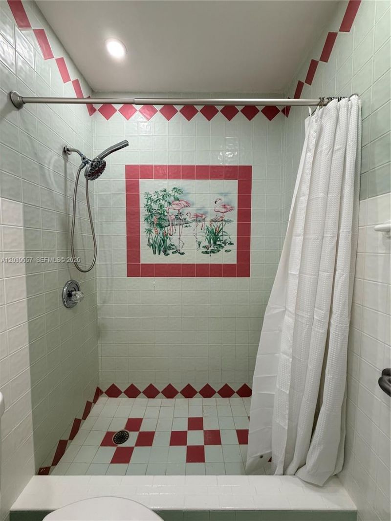 561 W 39th St , Unit n/a, Hialeah, FL 33012 Photo