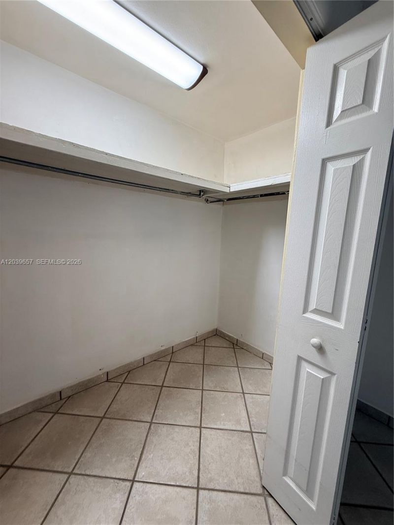 561 W 39th St , Unit n/a, Hialeah, FL 33012 Photo