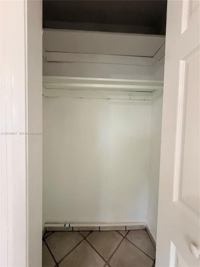 561 W 39th St , Unit n/a, Hialeah, FL 33012 Photo