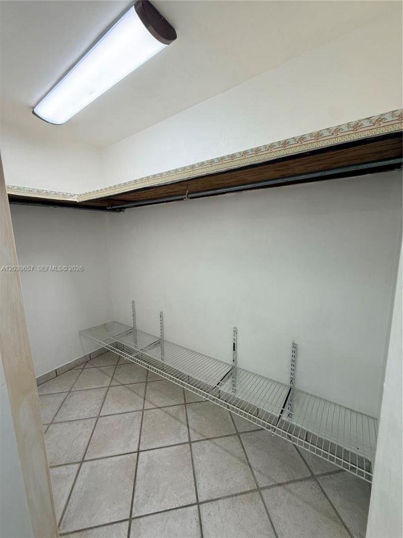 561 W 39th St , Unit n/a, Hialeah, FL 33012 Photo