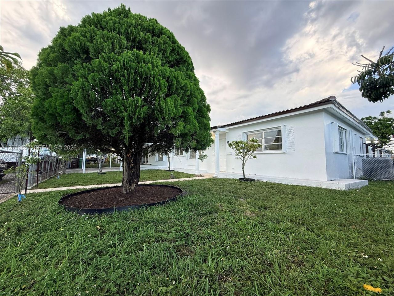 561 W 39th St , Unit n/a, Hialeah, FL 33012 Photo