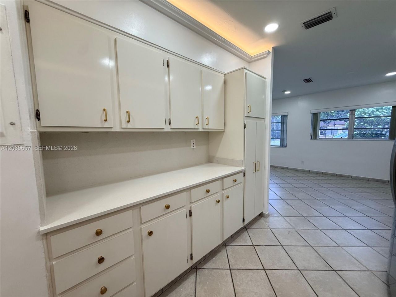 561 W 39th St , Unit n/a, Hialeah, FL 33012 Photo
