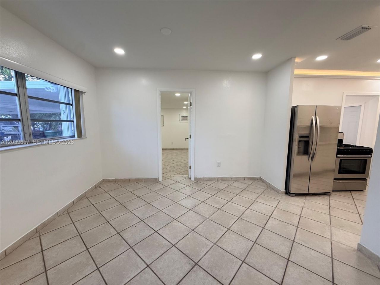 561 W 39th St , Unit n/a, Hialeah, FL 33012 Photo