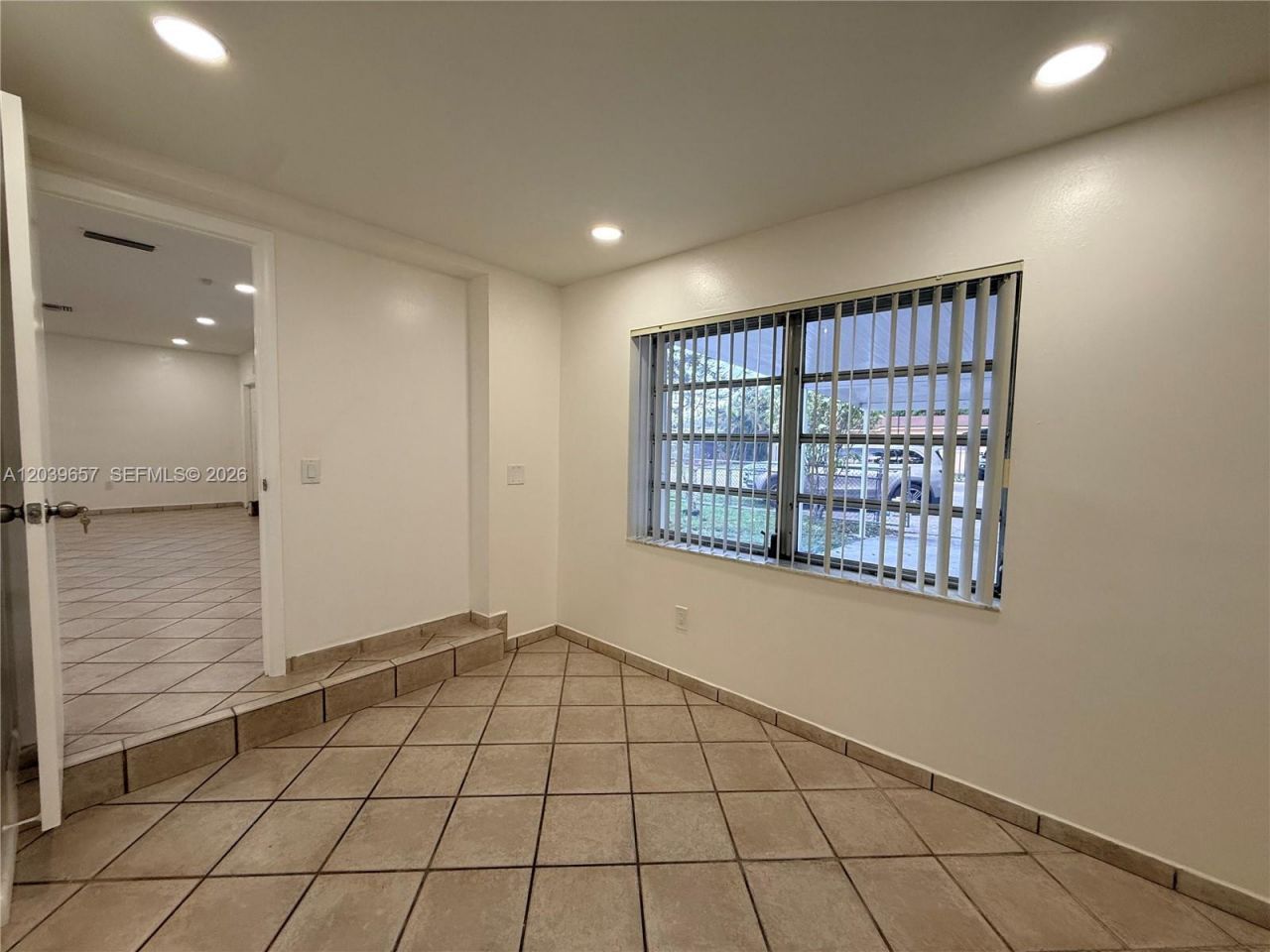 561 W 39th St , Unit n/a, Hialeah, FL 33012 Photo