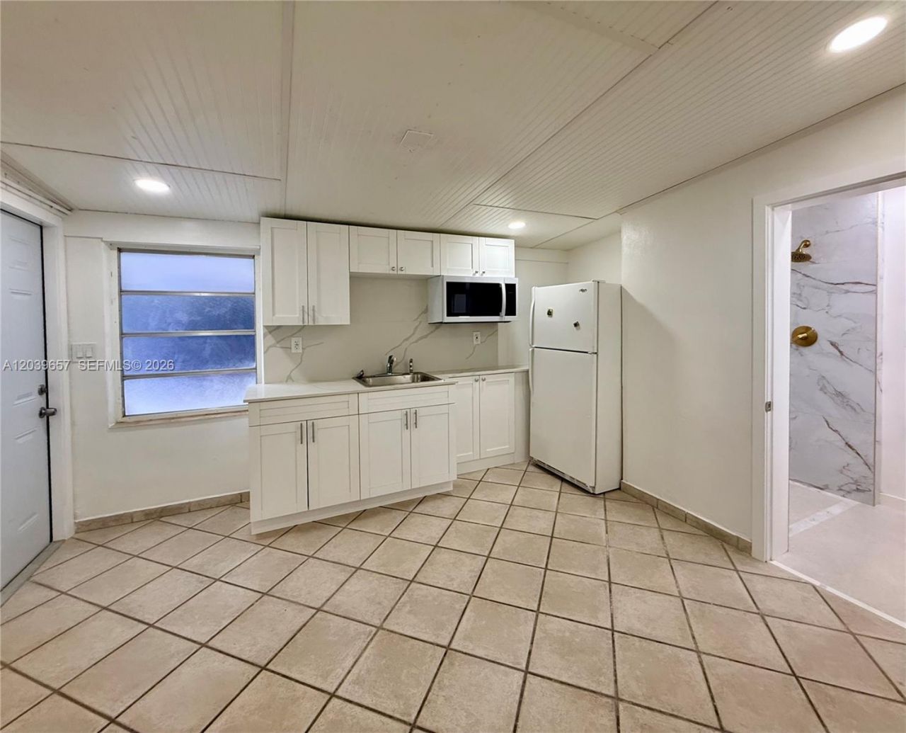 561 W 39th St , Unit n/a, Hialeah, FL 33012 Photo