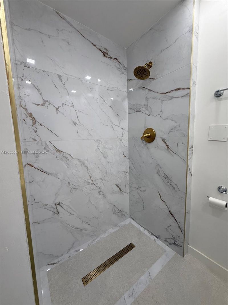 561 W 39th St , Unit n/a, Hialeah, FL 33012 Photo