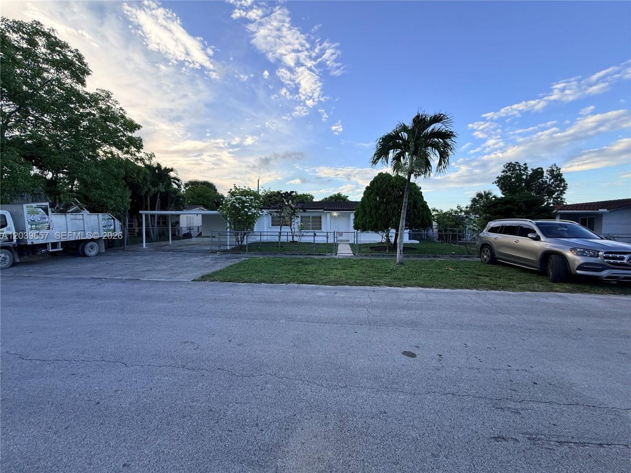 561 W 39th St , Unit n/a, Hialeah, FL 33012 Photo