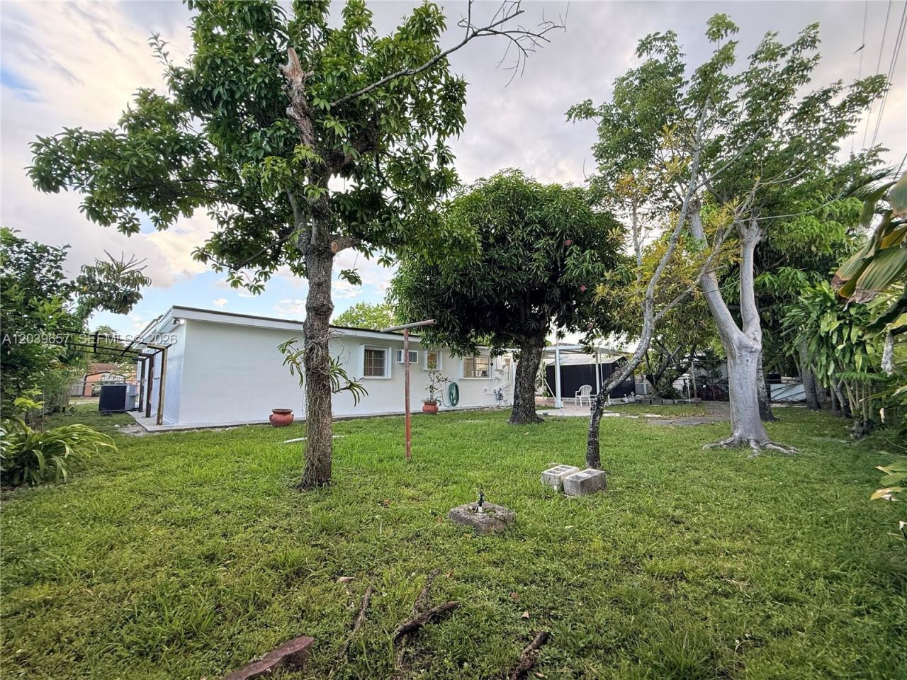 561 W 39th St , Unit n/a, Hialeah, FL 33012 Photo