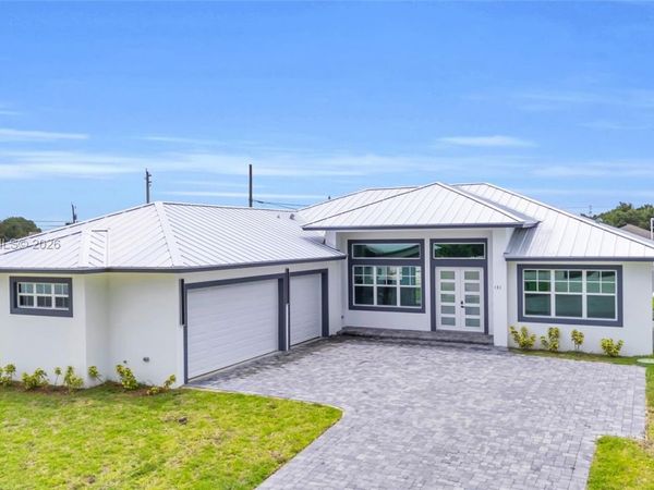 121 SW Sea Lion Rd , Port St. Lucie, FL 34953