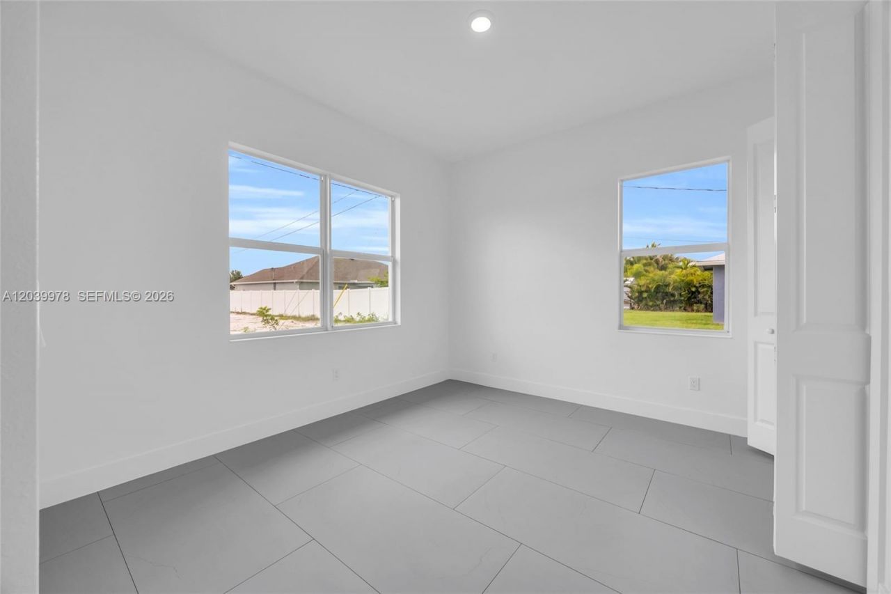 121 SW Sea Lion Rd , Port Saint Lucie, FL 34953 Photo