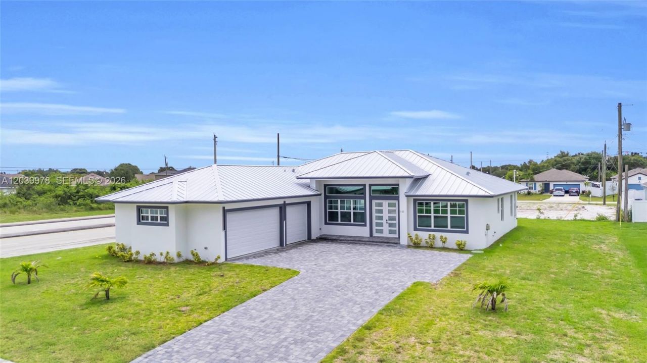 121 SW Sea Lion Rd , Port Saint Lucie, FL 34953 Photo
