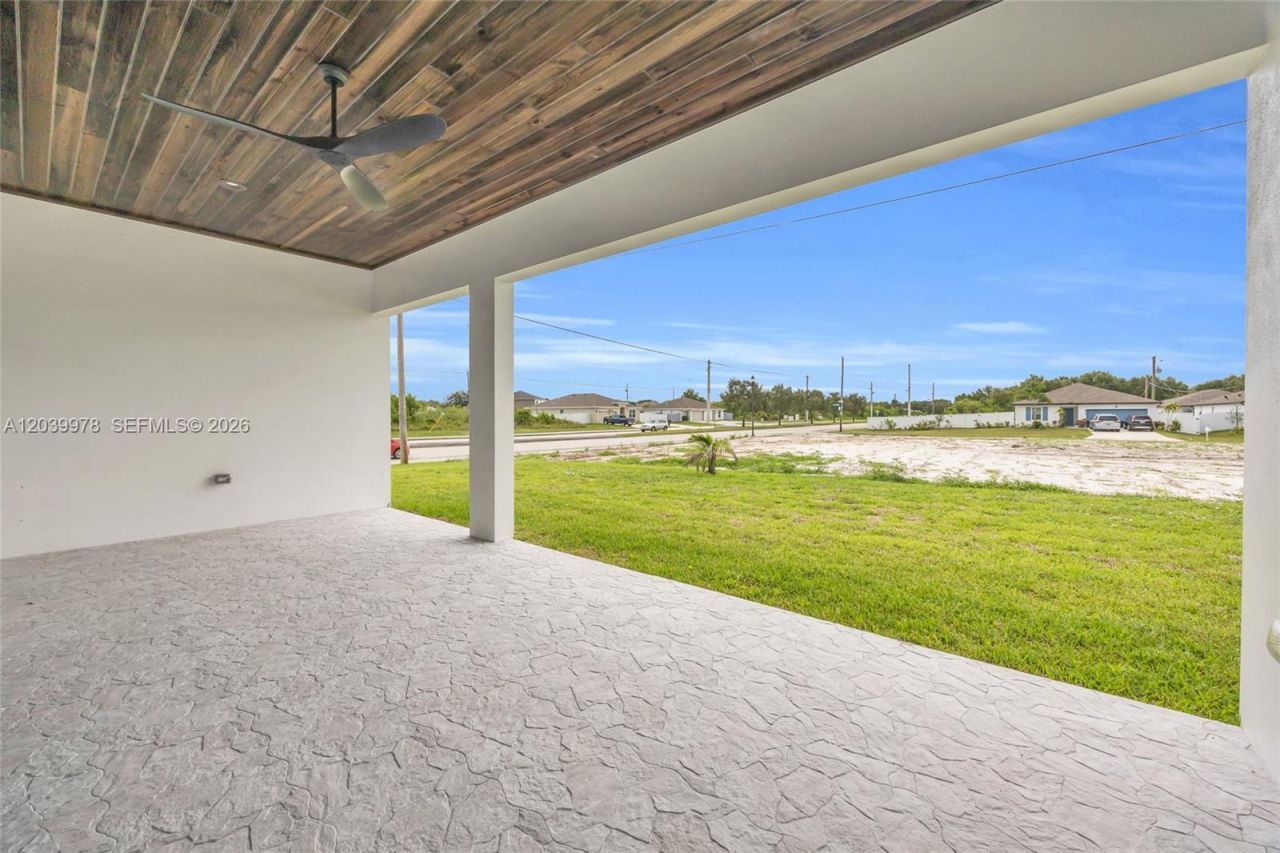 121 SW Sea Lion Rd , Port Saint Lucie, FL 34953 Photo