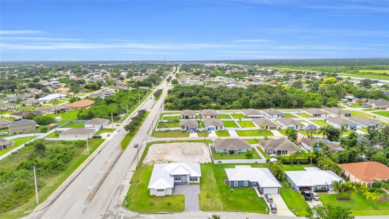 121 SW Sea Lion Rd , Port Saint Lucie, FL 34953 Photo