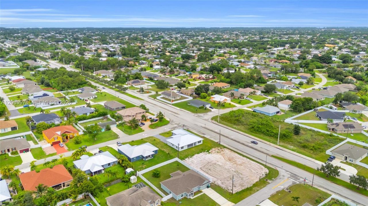 121 SW Sea Lion Rd , Port Saint Lucie, FL 34953 Photo