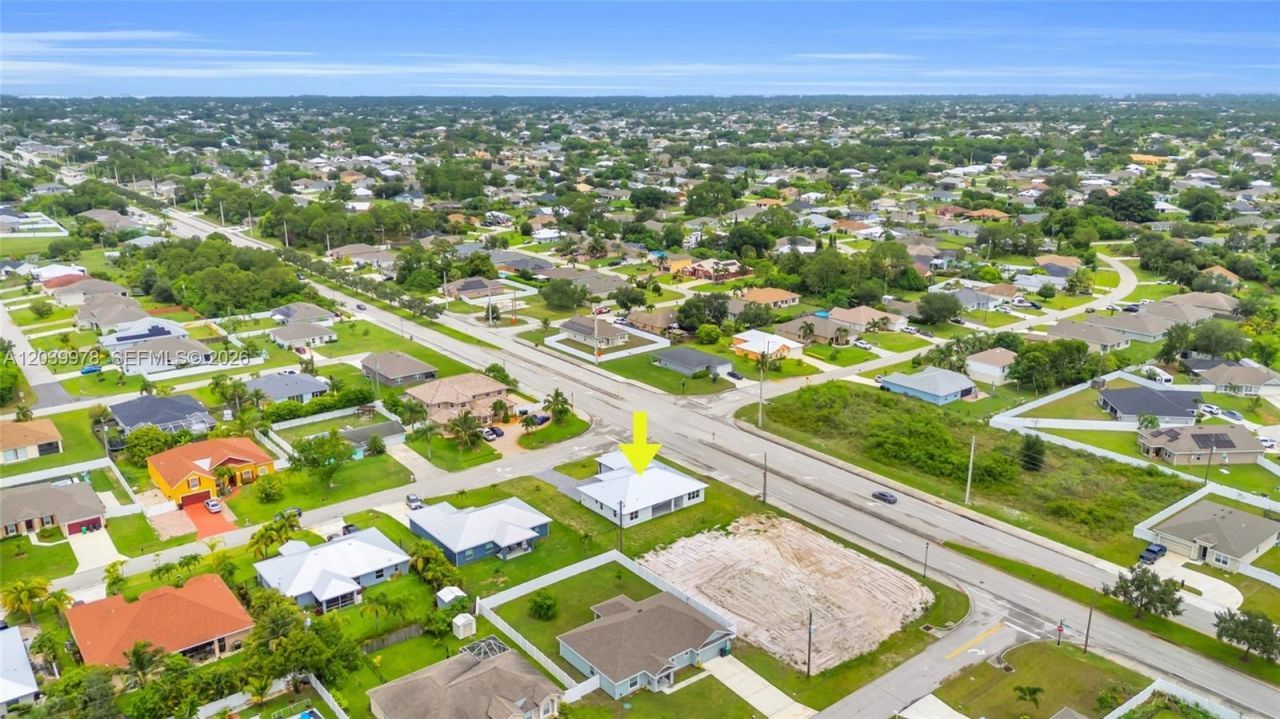 121 SW Sea Lion Rd , Port Saint Lucie, FL 34953 Photo