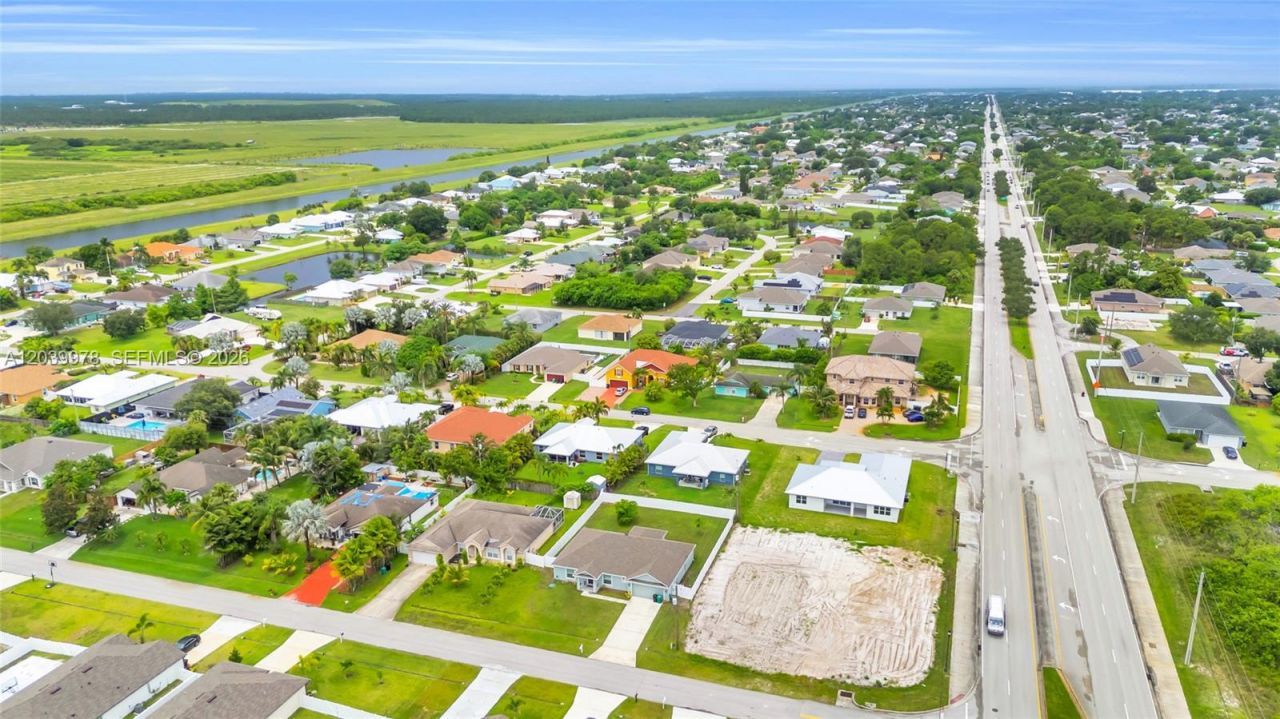 121 SW Sea Lion Rd , Port Saint Lucie, FL 34953 Photo